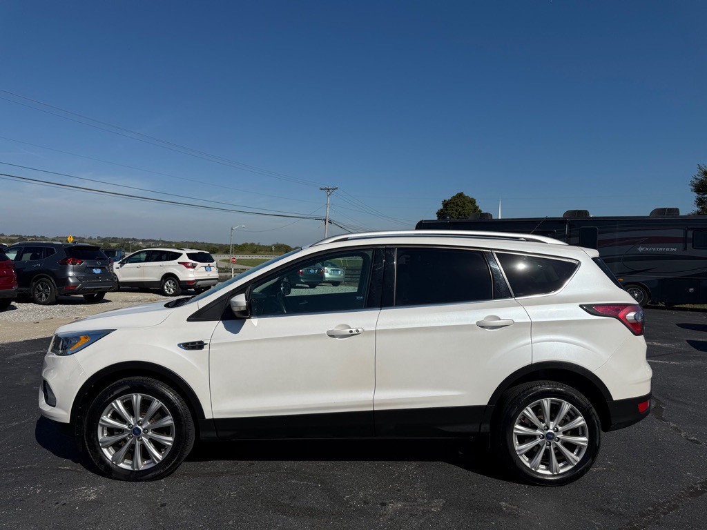 2017 Ford Escape Image 2