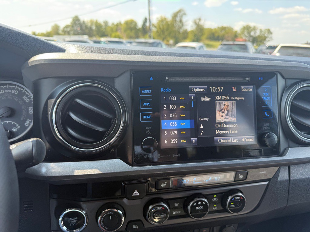 2017 Toyota Tacoma Image 19