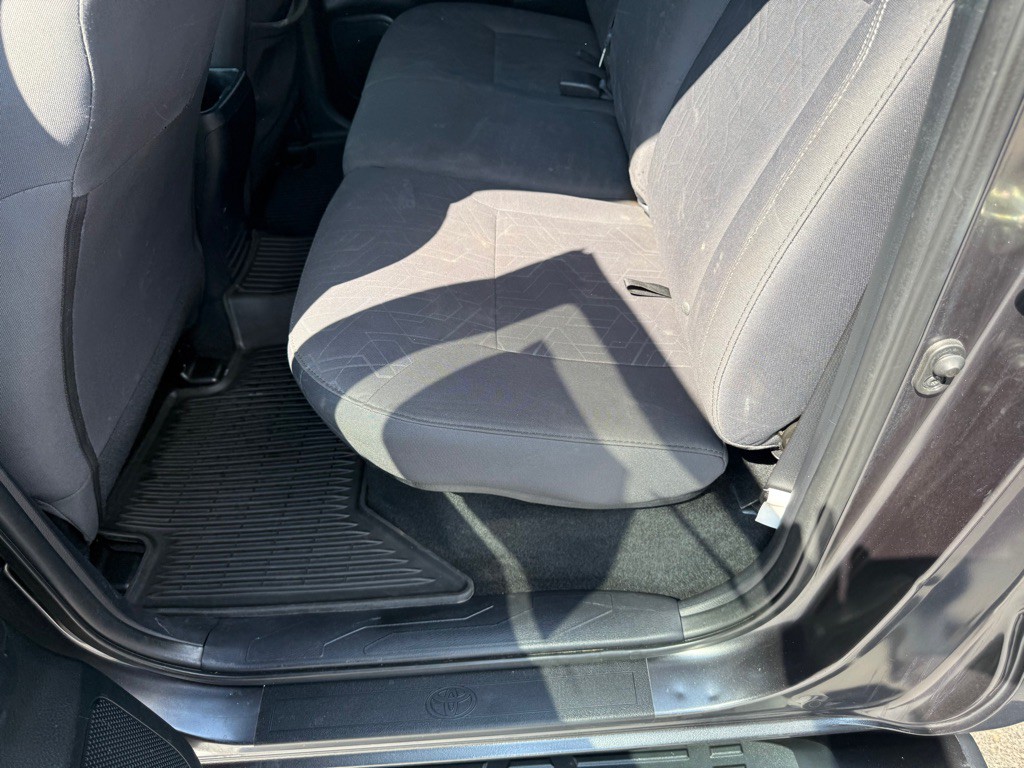 2017 Toyota Tacoma Image 25