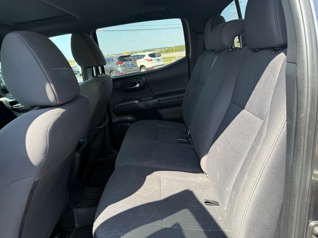 2017 Toyota Tacoma Image 26