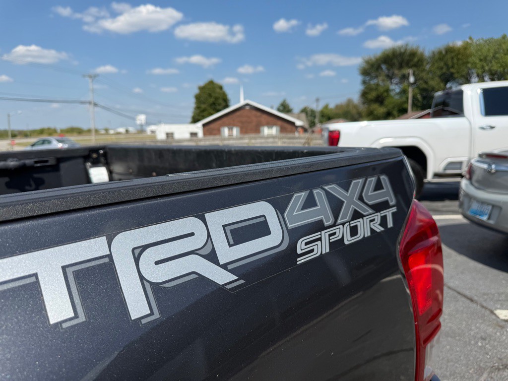 2017 Toyota Tacoma Image 29