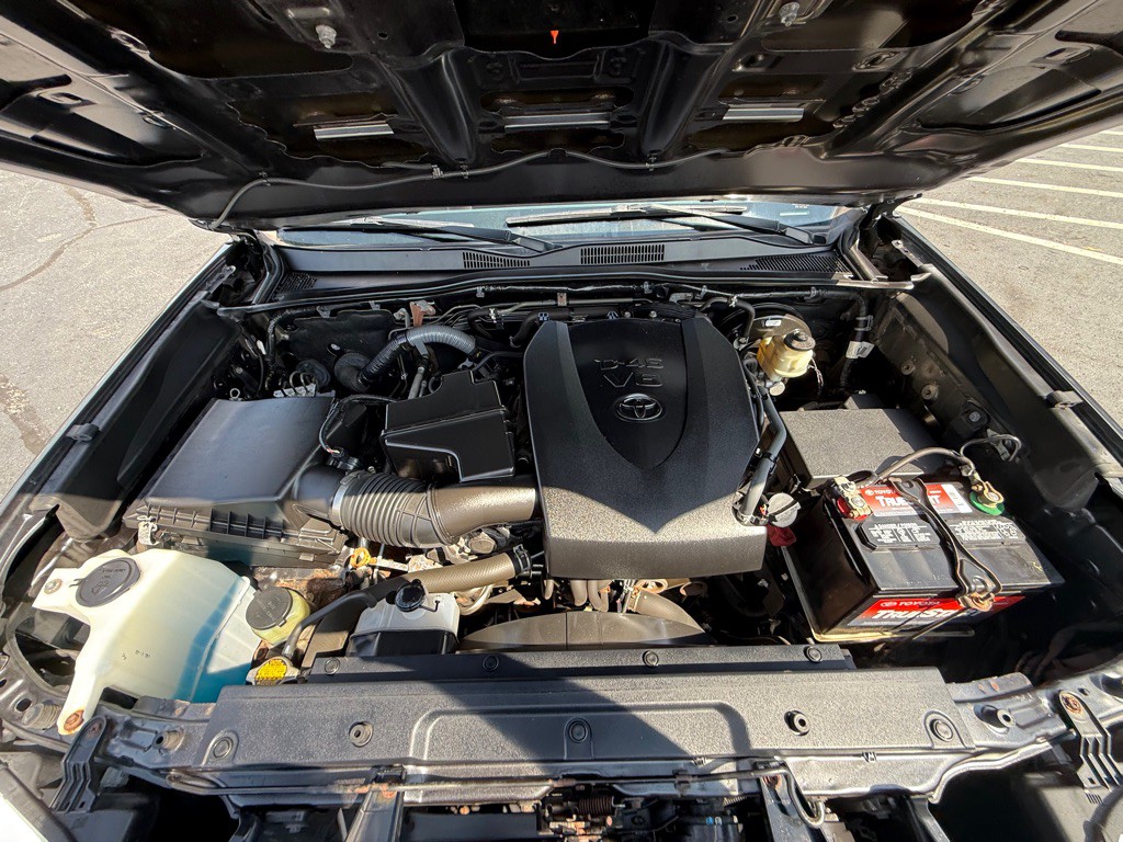 2017 Toyota Tacoma Image 30