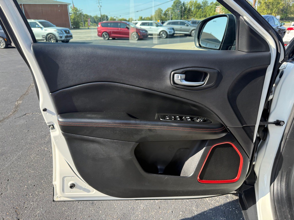 2018 Jeep Compass Image 9