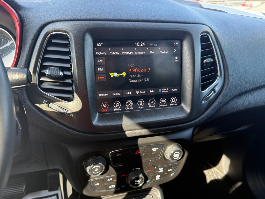 2018 Jeep Compass Image 16