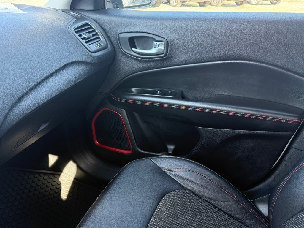 2018 Jeep Compass Image 20