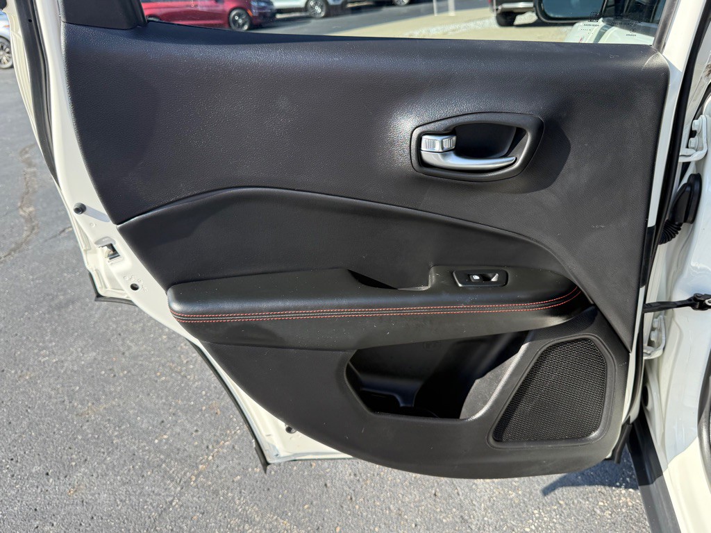 2018 Jeep Compass Image 22