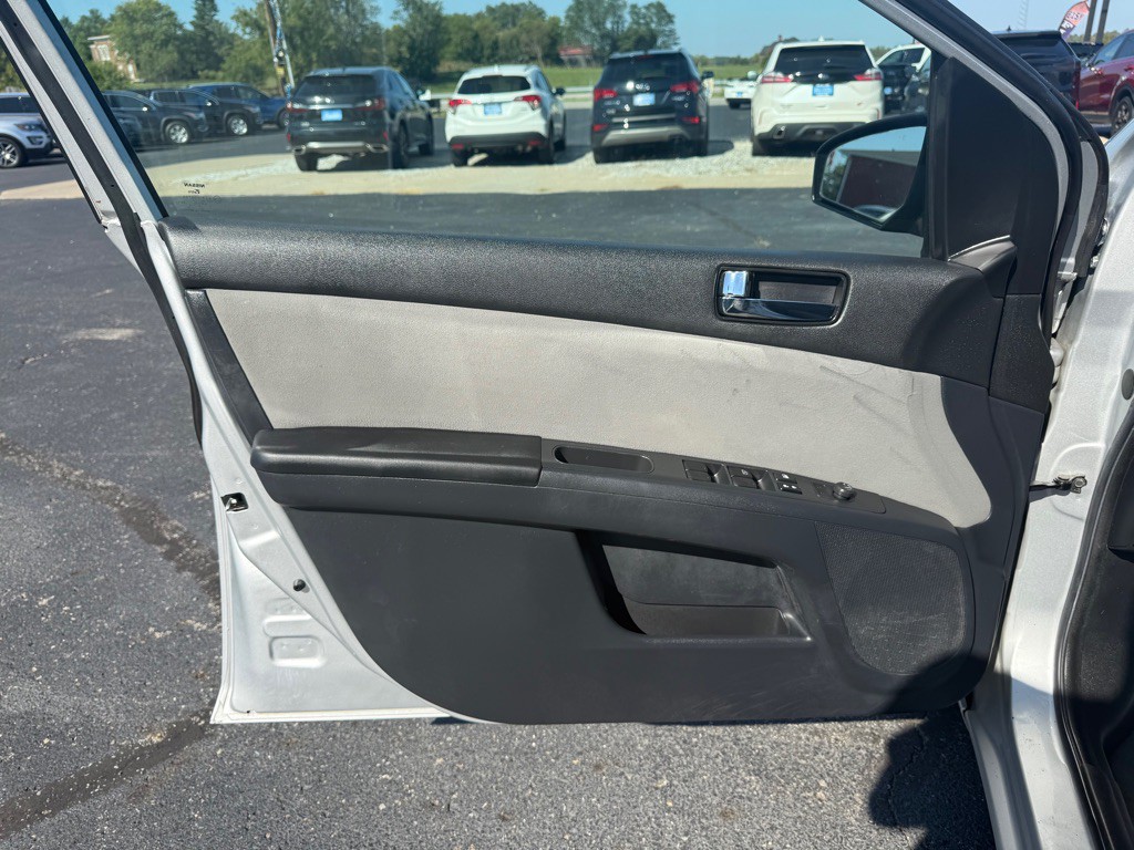 2011 Nissan Sentra Image 9