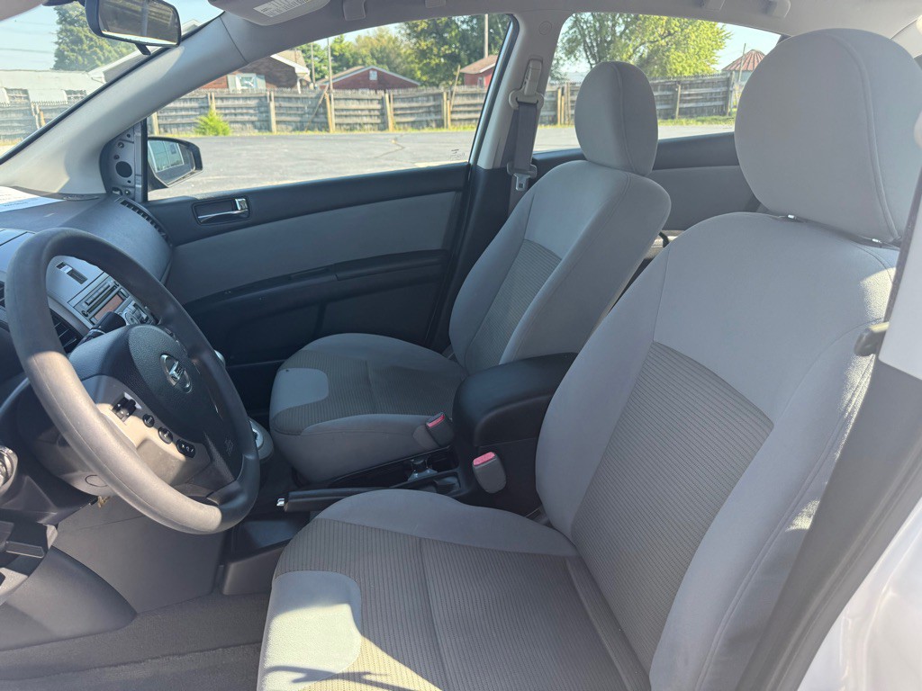 2011 Nissan Sentra Image 11
