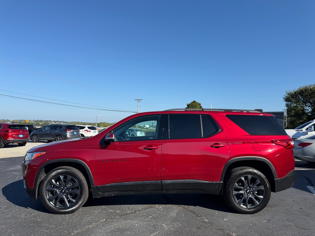 2021 Chevrolet Traverse Image 2