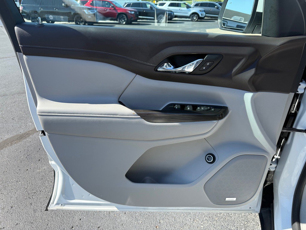 2023 GMC Acadia Image 9