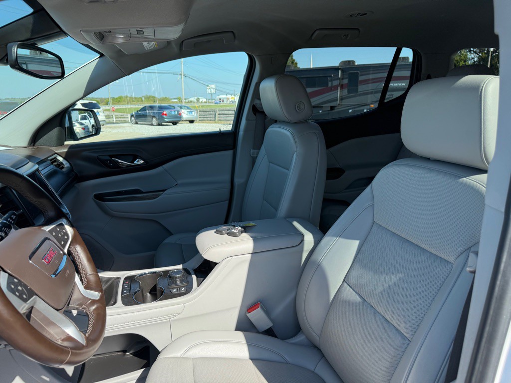 2023 GMC Acadia Image 13