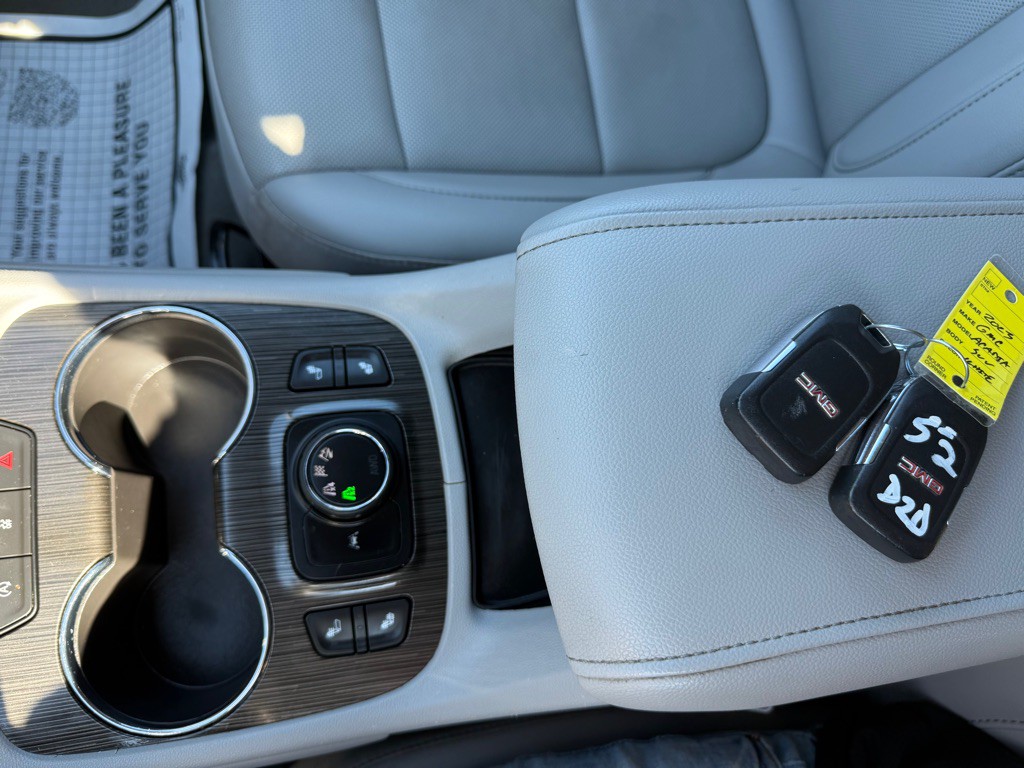 2023 GMC Acadia Image 18
