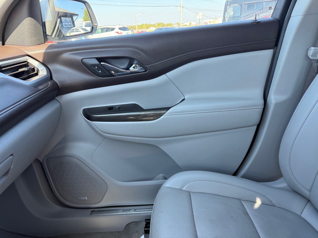 2023 GMC Acadia Image 21