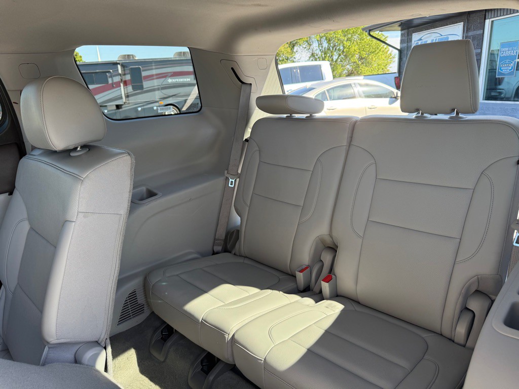 2023 GMC Acadia Image 30