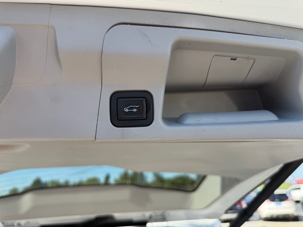 2023 GMC Acadia Image 32