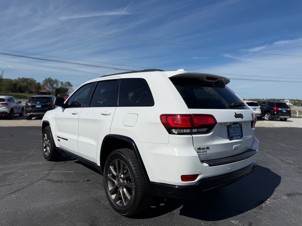 2016 Jeep Grand Cherokee Image 3
