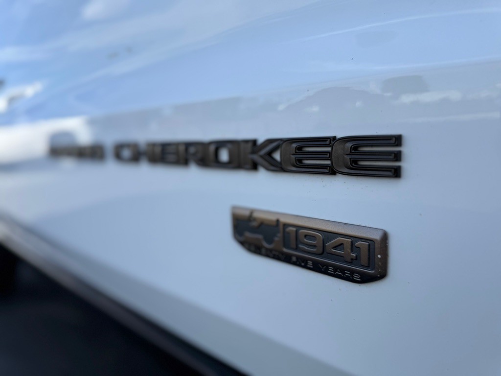 2016 Jeep Grand Cherokee Image 30