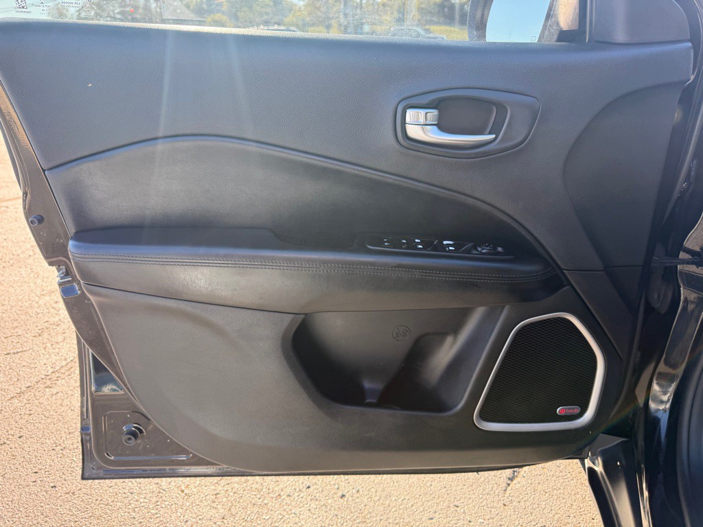 2018 Jeep Compass Image 9