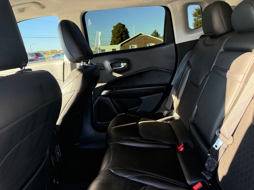 2018 Jeep Compass Image 24