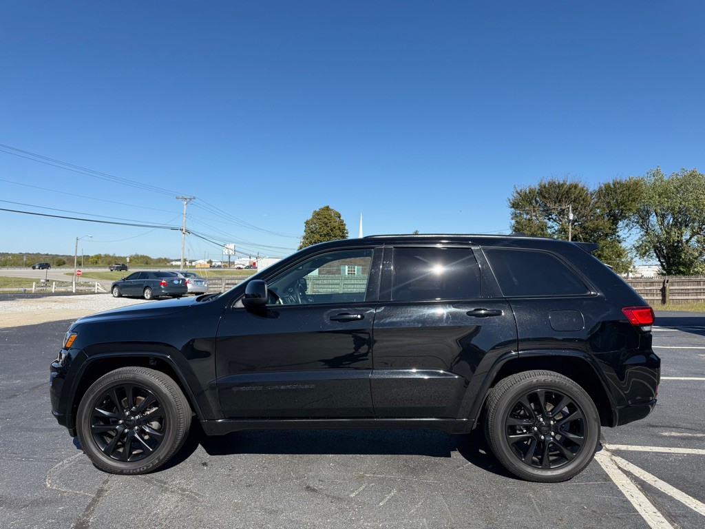 2018 Jeep Grand Cherokee Image 2