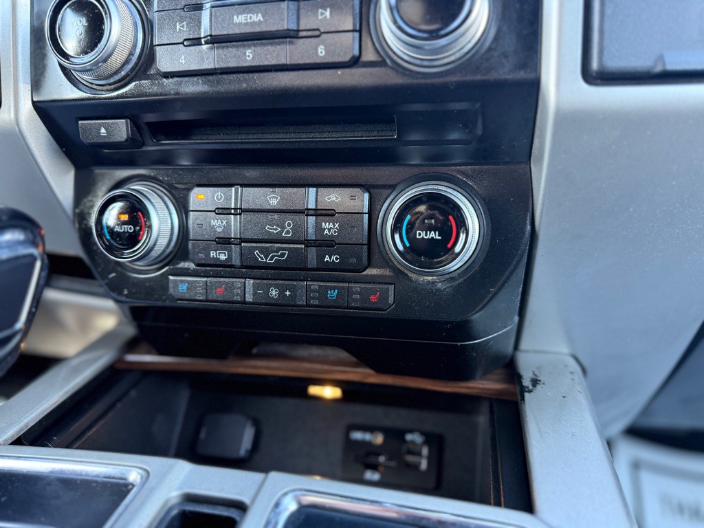 2015 Ford F-150 Image 16