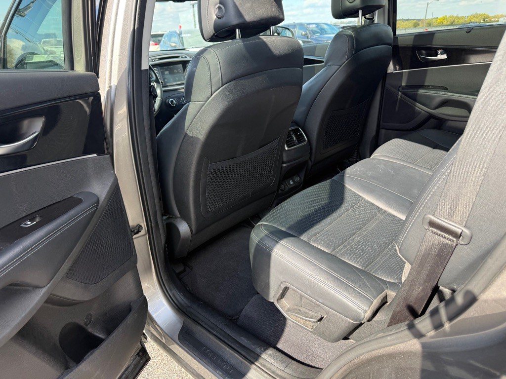 2017 Kia Sorento Image 24