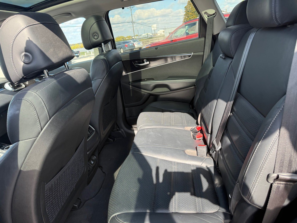 2017 Kia Sorento Image 25