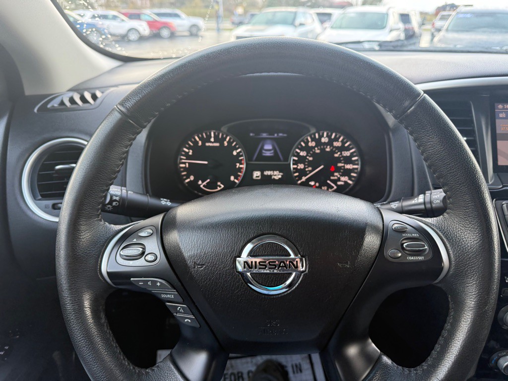 2015 Nissan Pathfinder Image 12