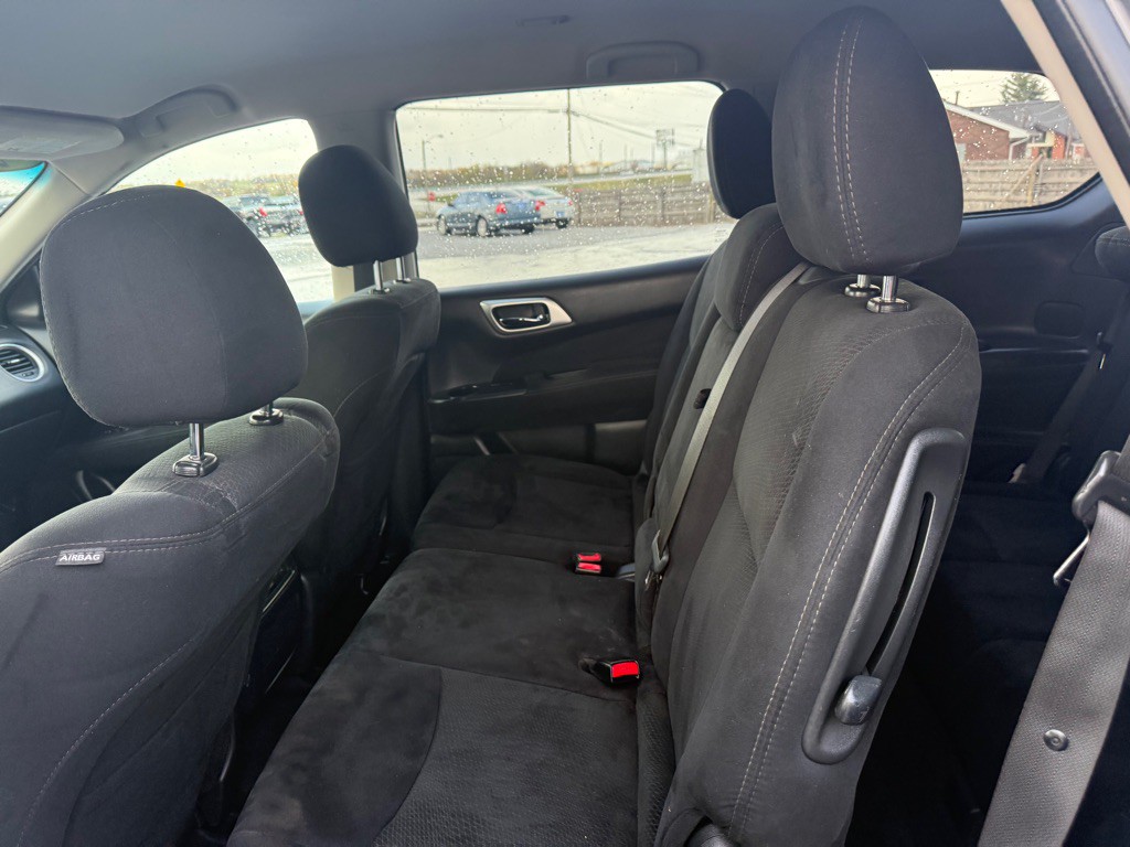 2015 Nissan Pathfinder Image 23
