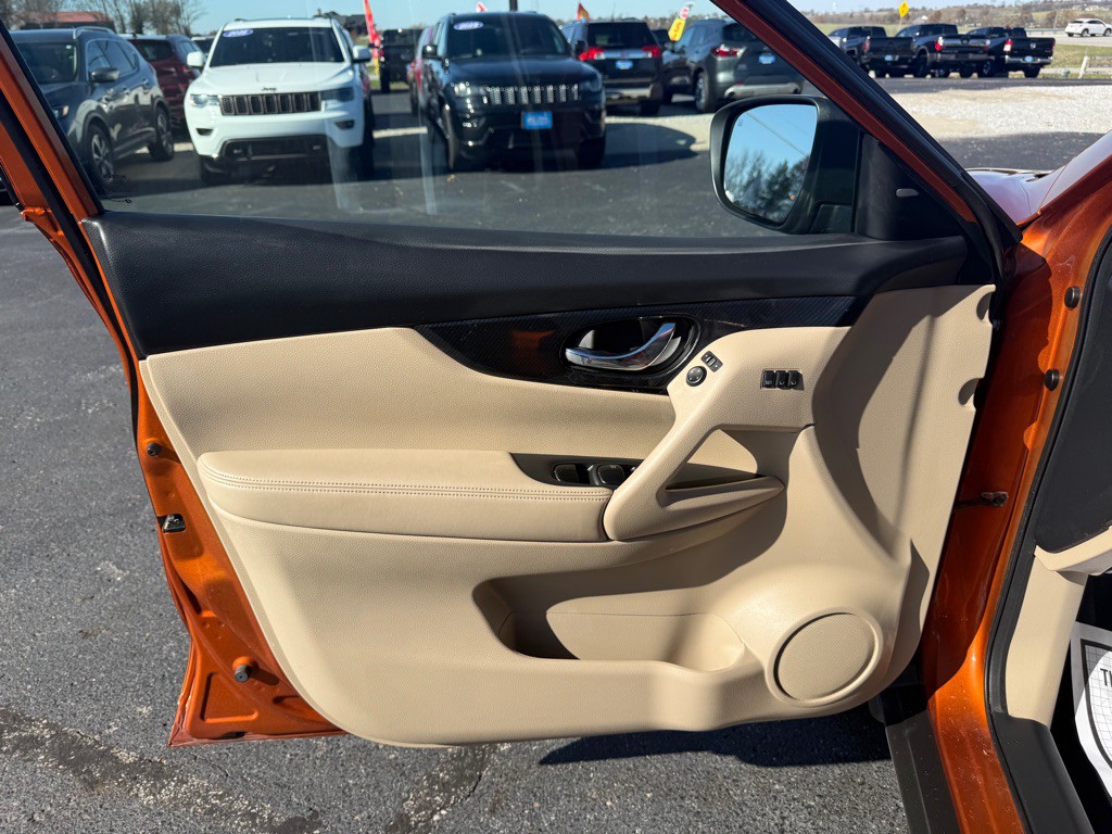 2020 Nissan Rogue Image 9