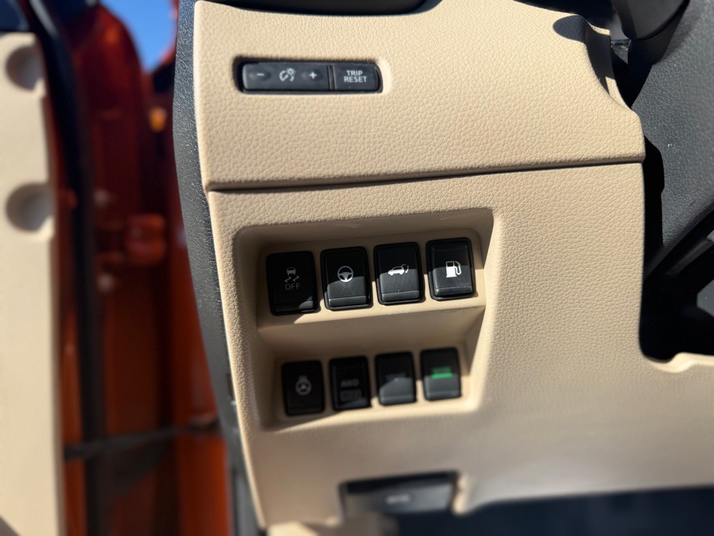 2020 Nissan Rogue Image 13