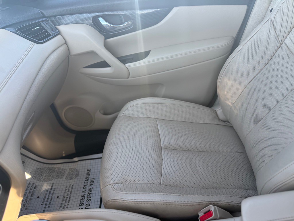 2020 Nissan Rogue Image 18