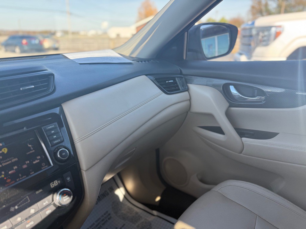 2020 Nissan Rogue Image 19