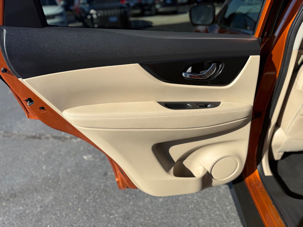 2020 Nissan Rogue Image 21