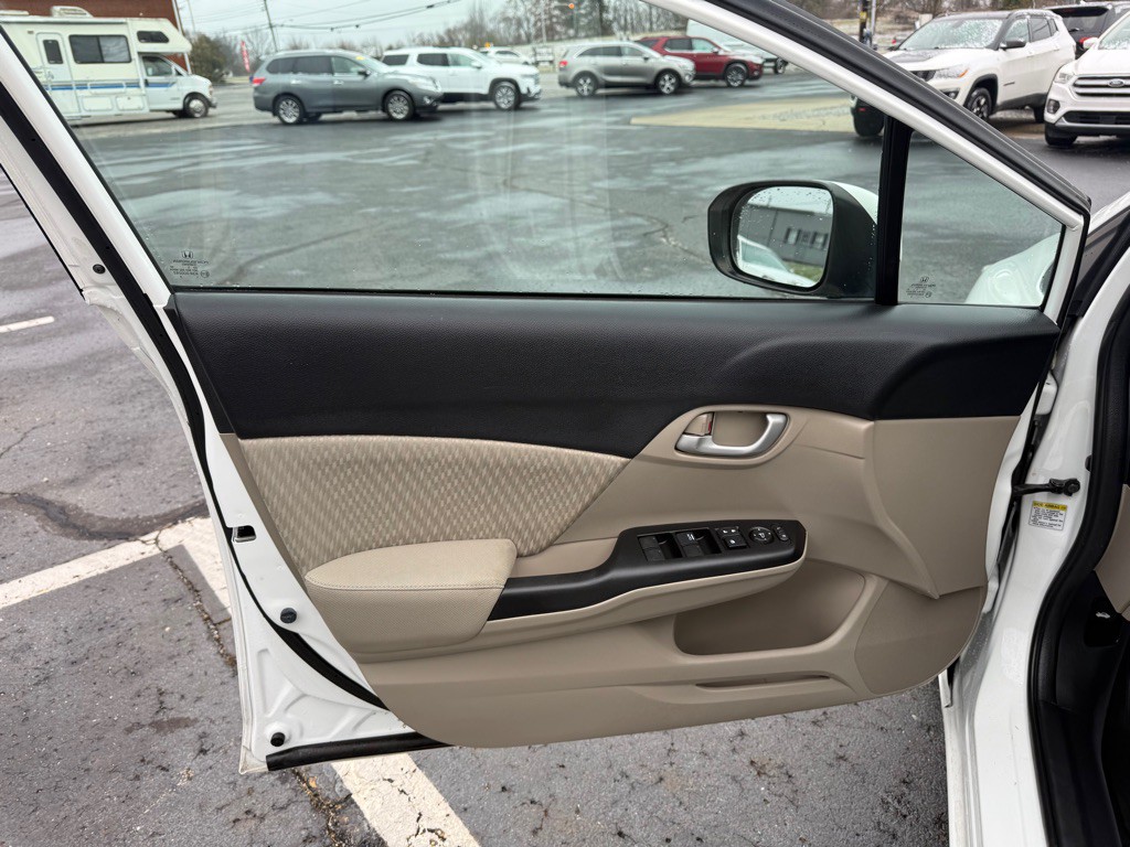 2015 Honda Civic Image 9