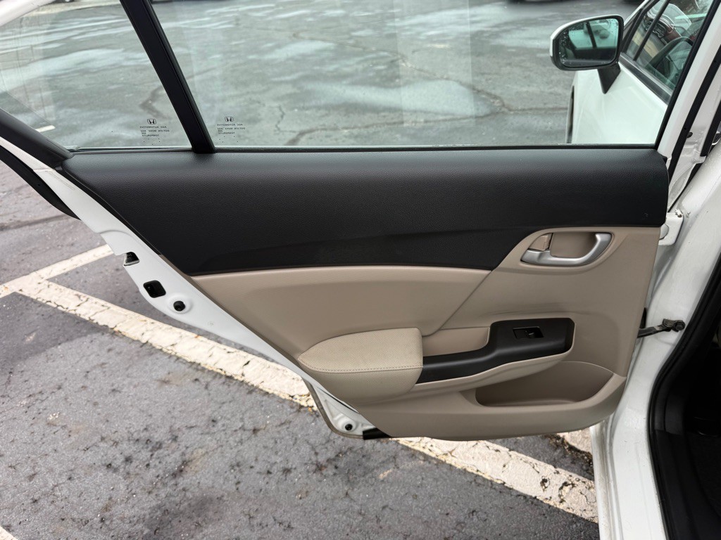 2015 Honda Civic Image 17