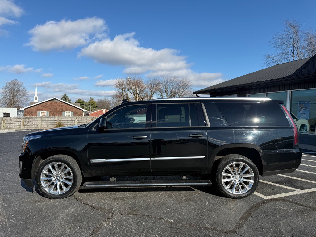 2019 Cadillac Escalade Image 2