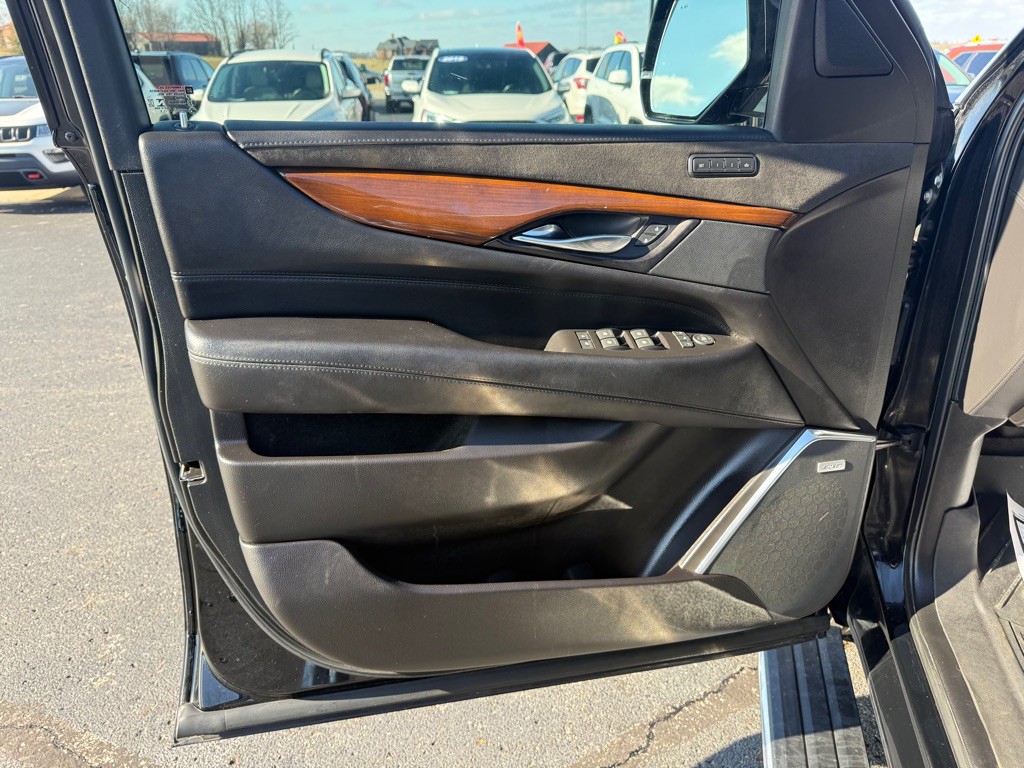 2019 Cadillac Escalade Image 10