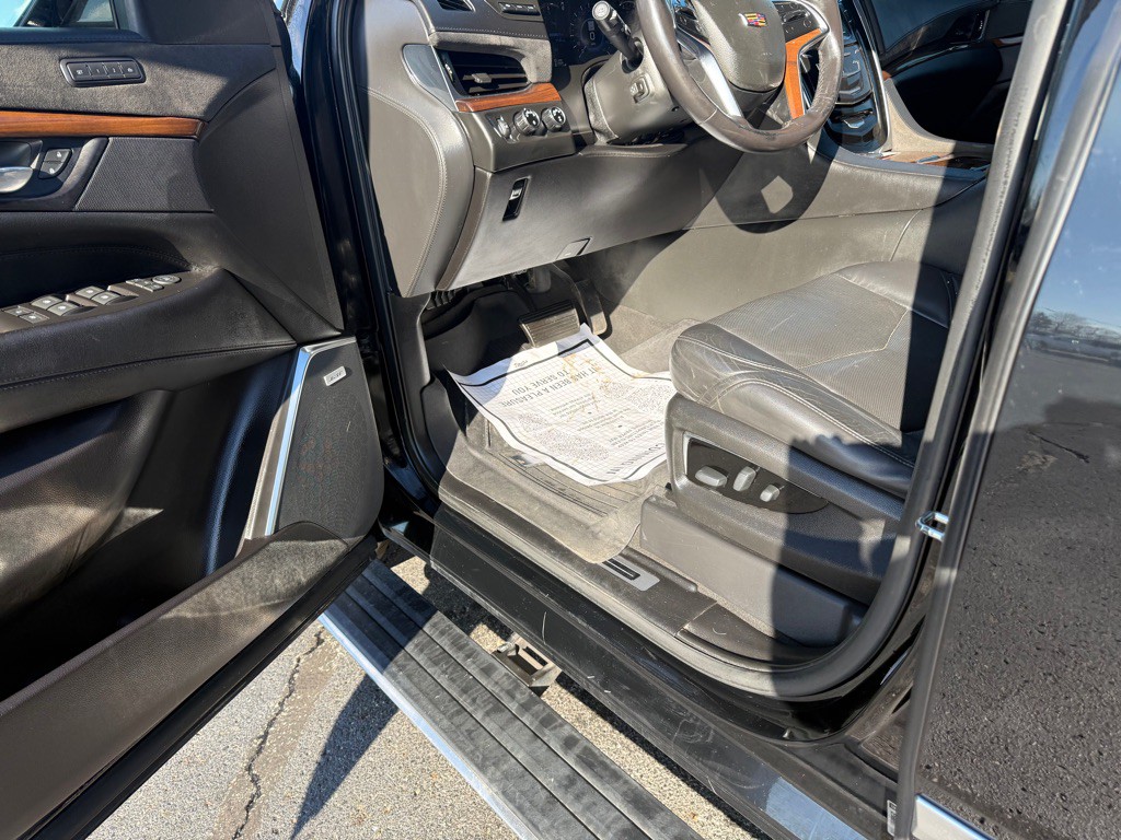 2019 Cadillac Escalade Image 11