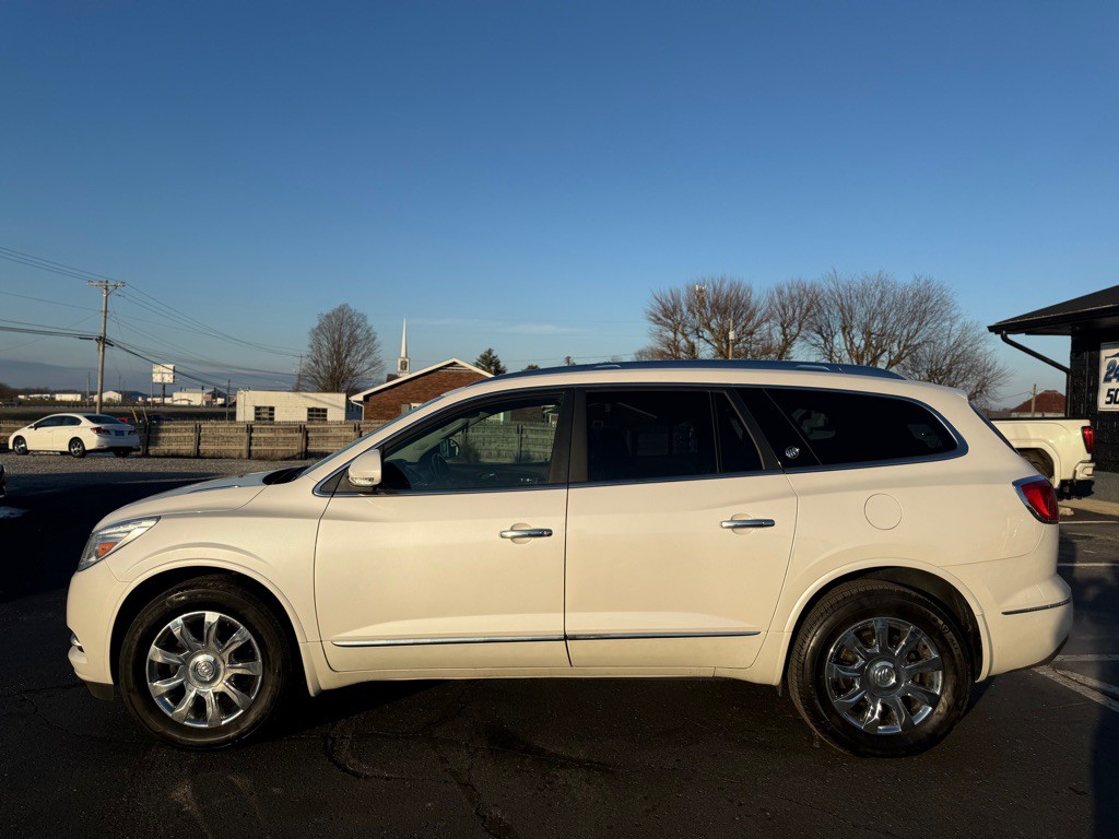 2017 Buick Enclave Image 2