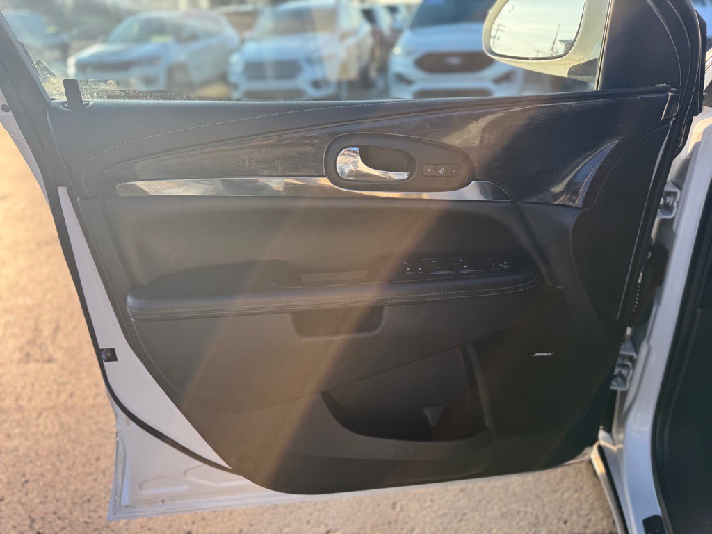 2017 Buick Enclave Image 10