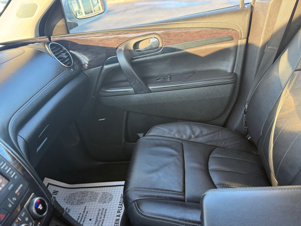 2017 Buick Enclave Image 18