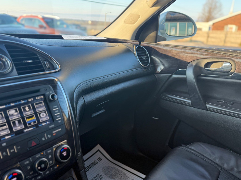 2017 Buick Enclave Image 19