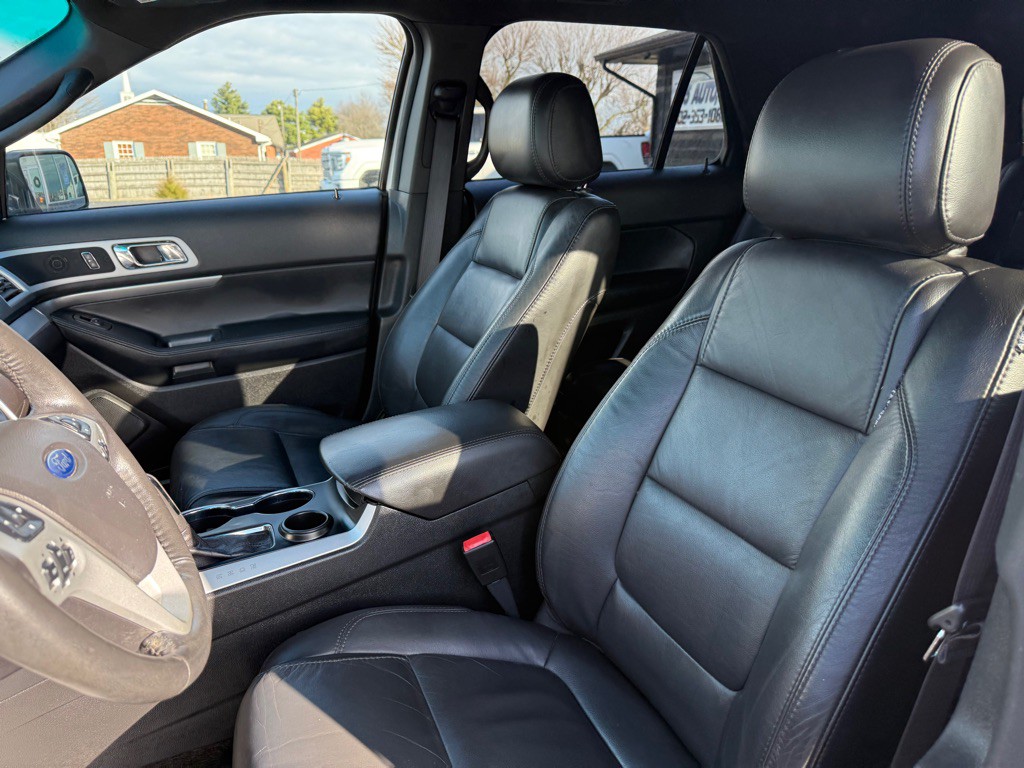 2015 Ford Explorer Image 12