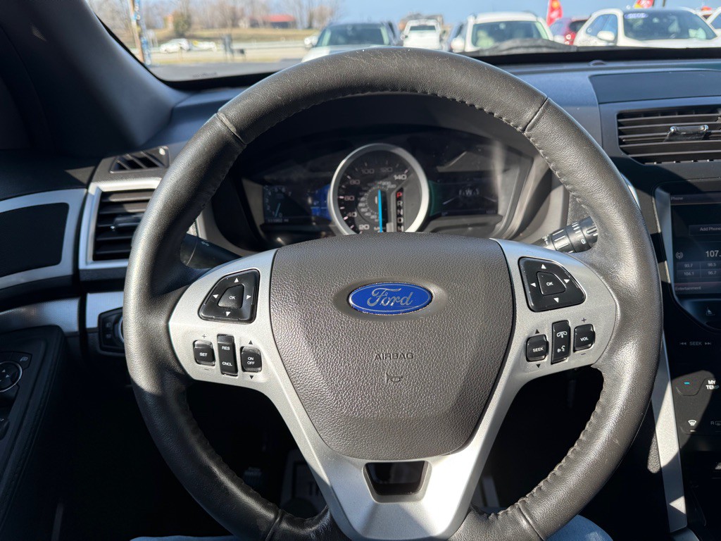 2015 Ford Explorer Image 15