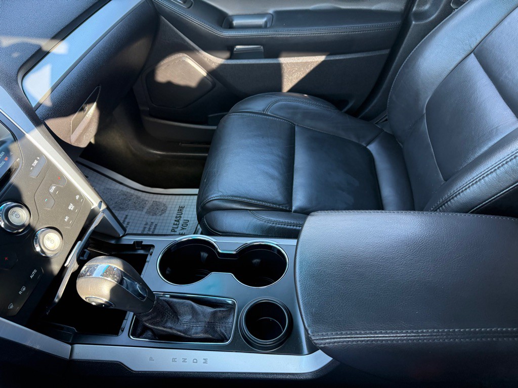 2015 Ford Explorer Image 17