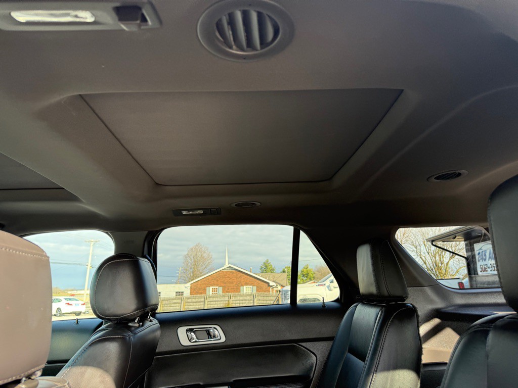 2015 Ford Explorer Image 27