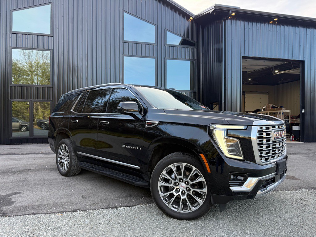2025 GMC Yukon Image 1