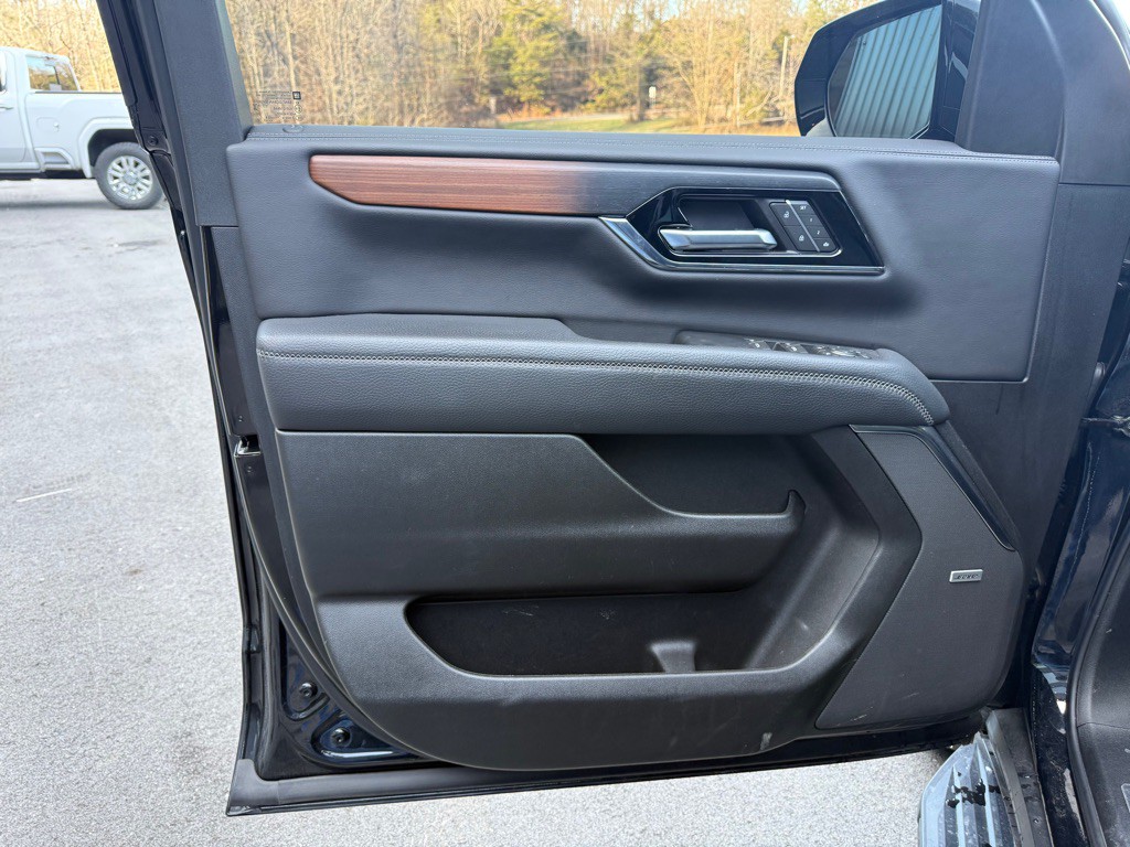 2025 GMC Yukon Image 8