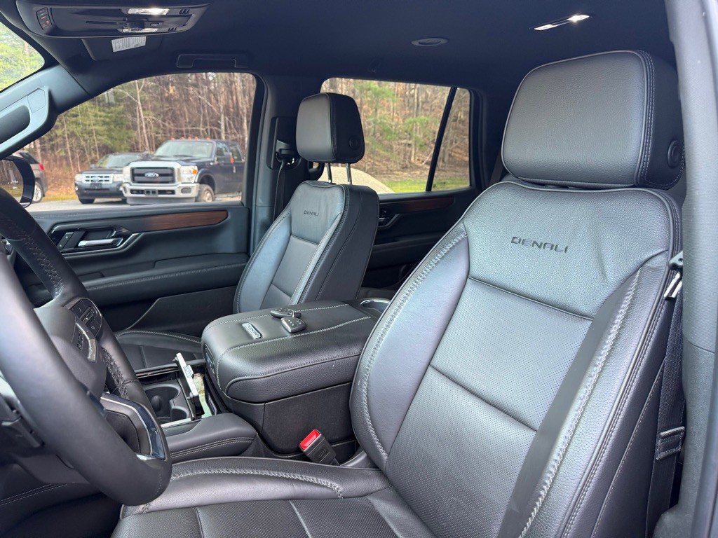 2025 GMC Yukon Image 10